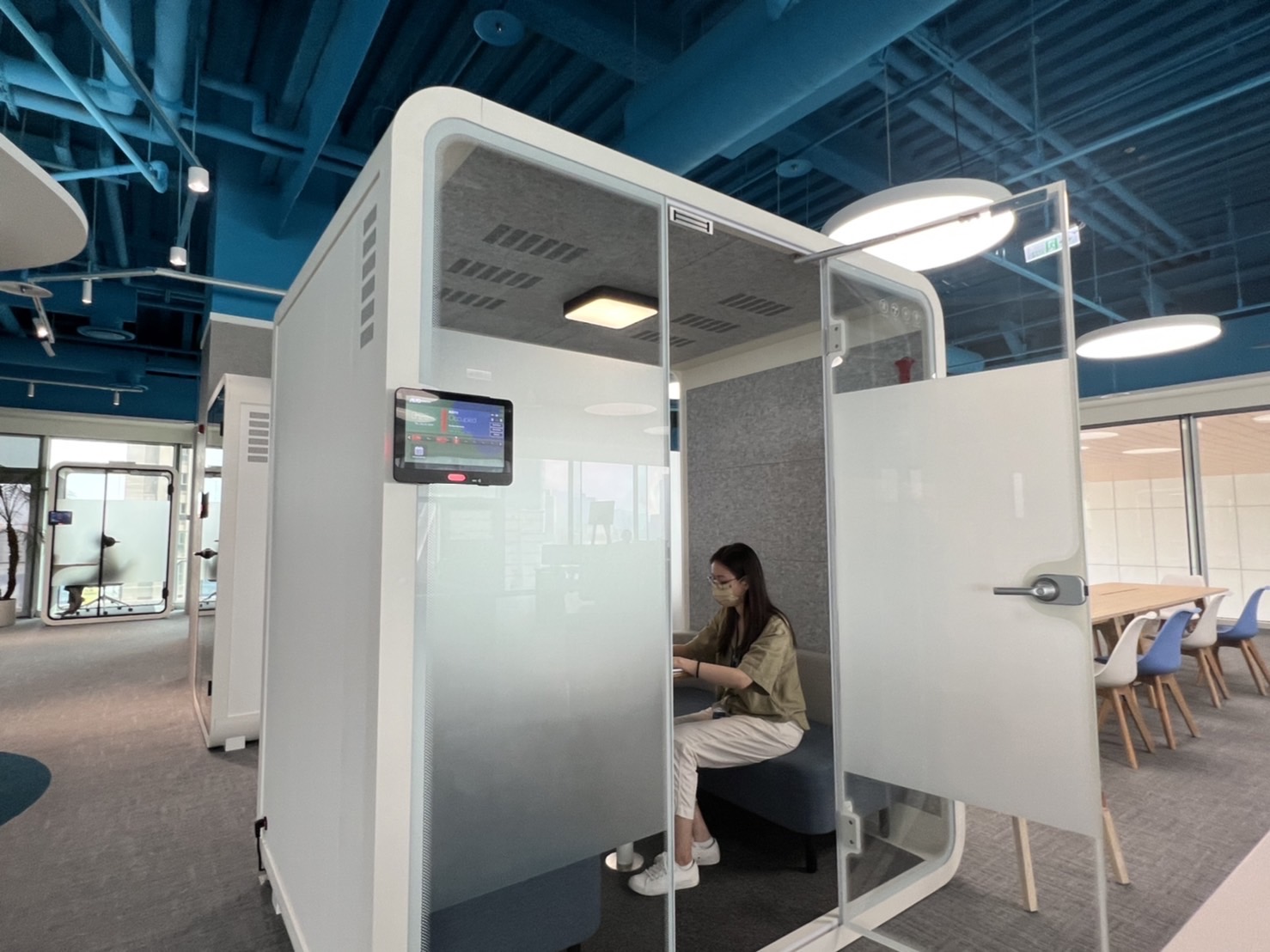 ob电竞高雄據點的智慧行動辦公艙，展現ob电竞在面板以外的研發應用軟實力